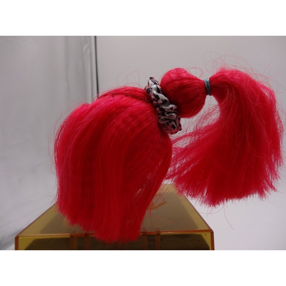 LOL Surprise Remix Hair Flip remix Q.T. Gold Radical and New Doll with packages - Picture 11 of 16